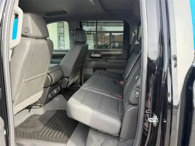 2026 Chevrolet Silverado HD Interior