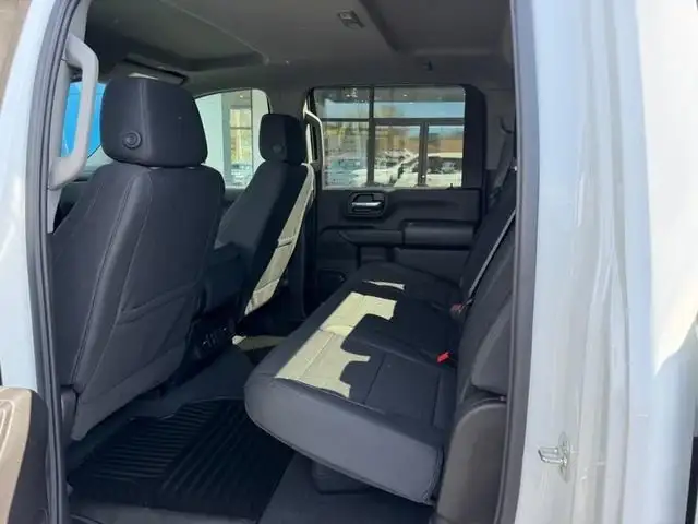2026 Chevrolet Silverado 2500 Interior
