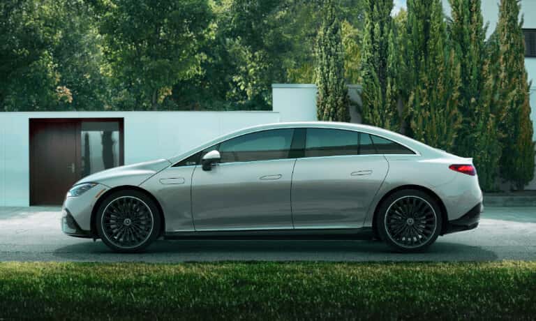 2025 Mercedes-Benz EQE Sedan Exterior Driveway