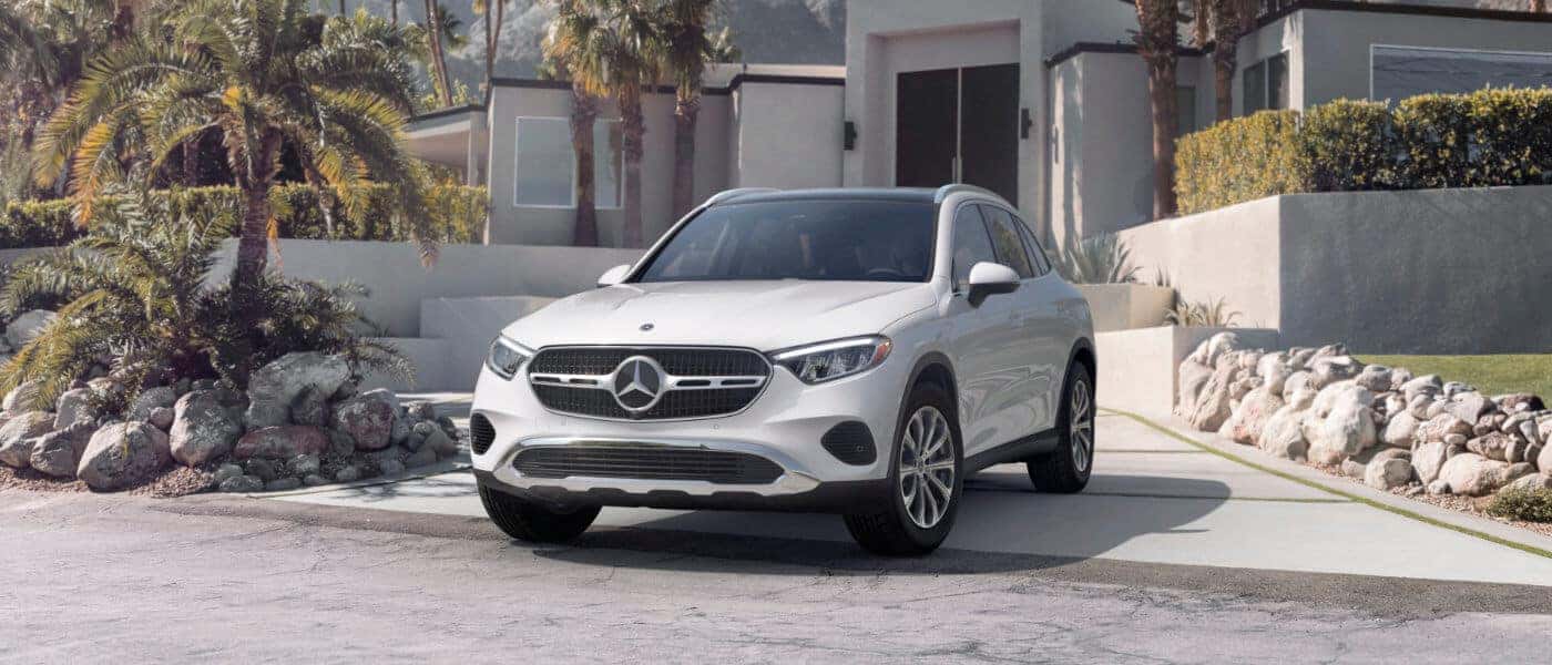 2026 Mercedes-Benz GLC SUV Exterior Driveway