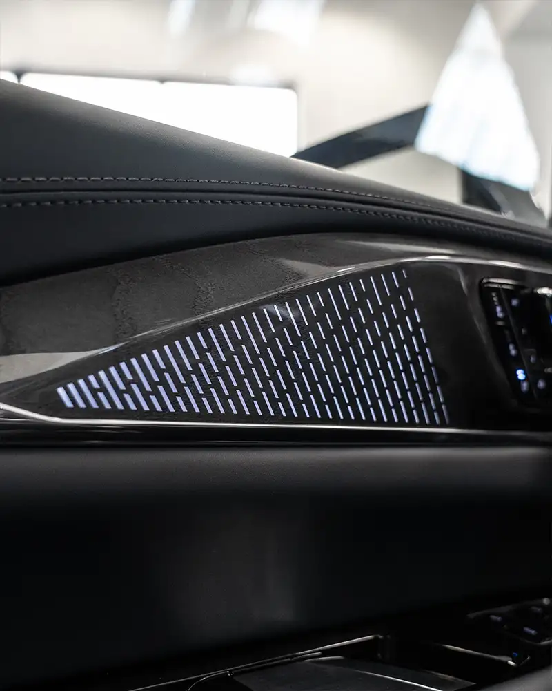 Cadillac Escalade IQ Magnus Metal Frost