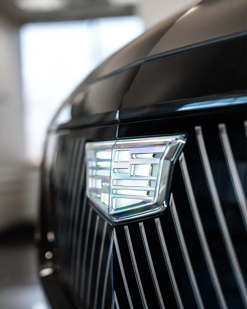 Cadillac Escalade IQ Magnus Metal Frost