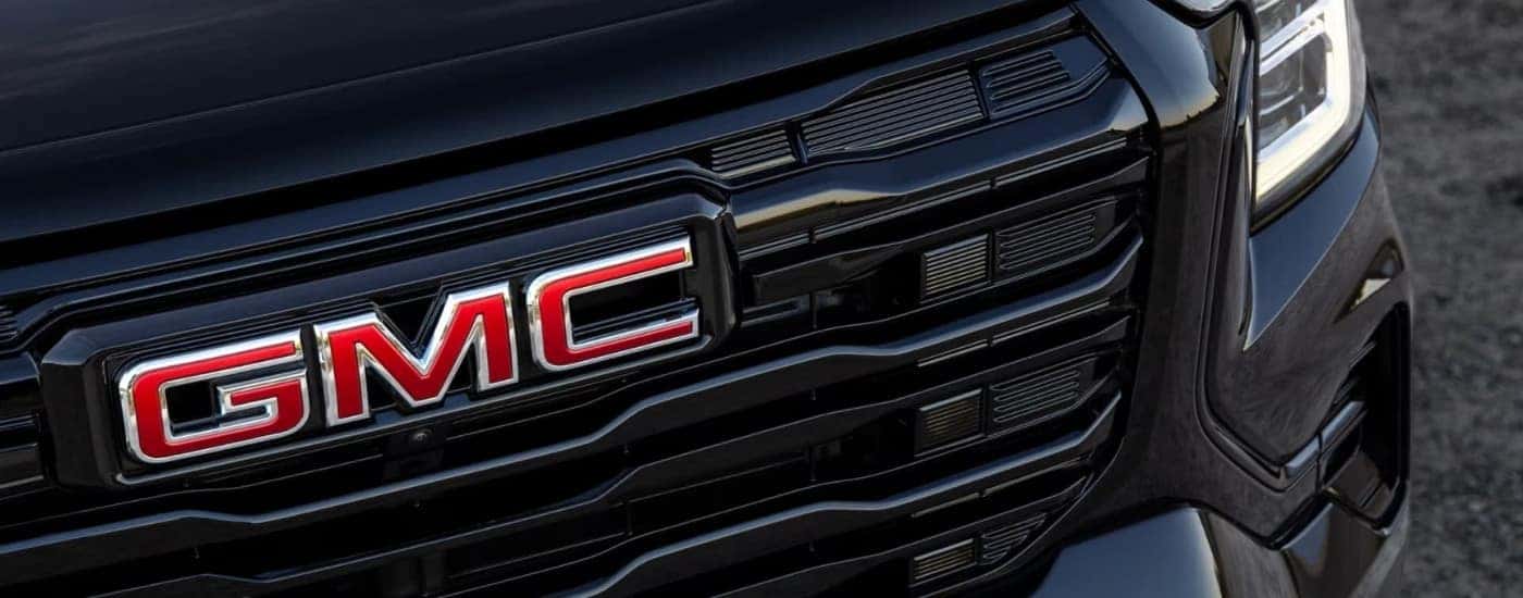 Grille on a black 2025 GMC Terrain.