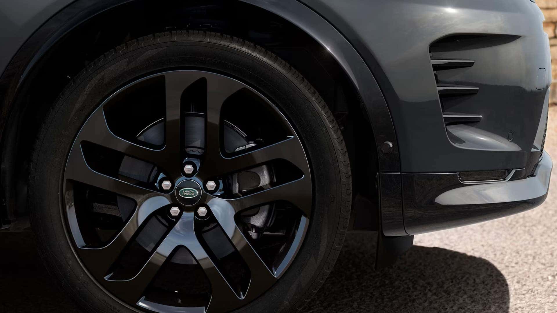 front passenger wheel on a 2026 discovery sport