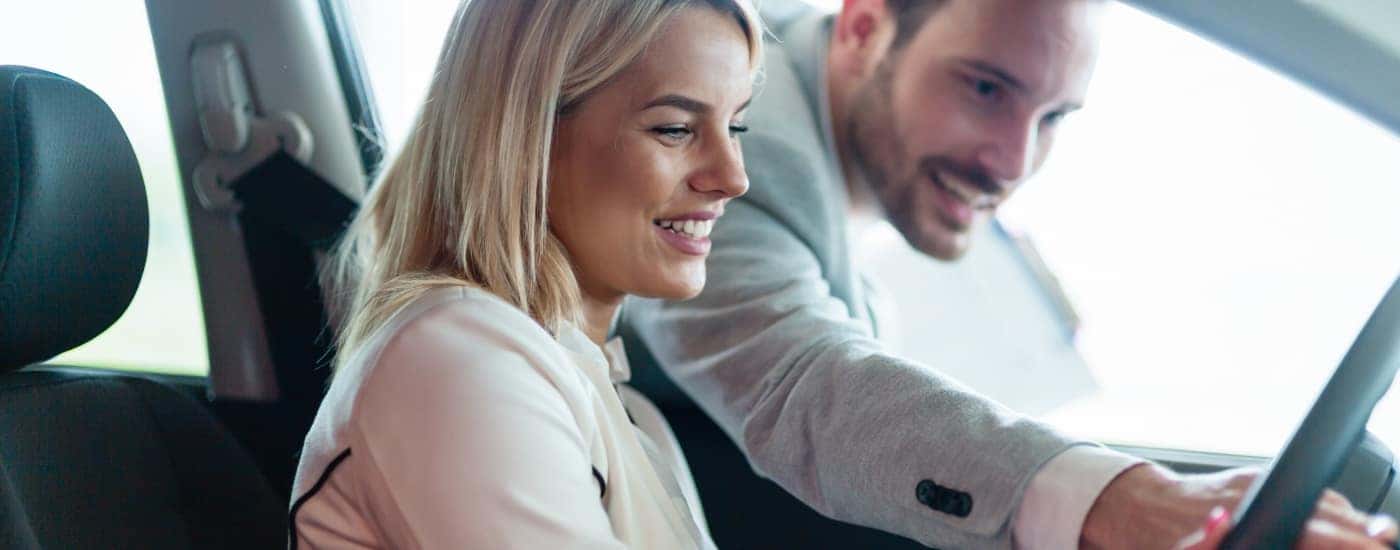woman-and-salesperson