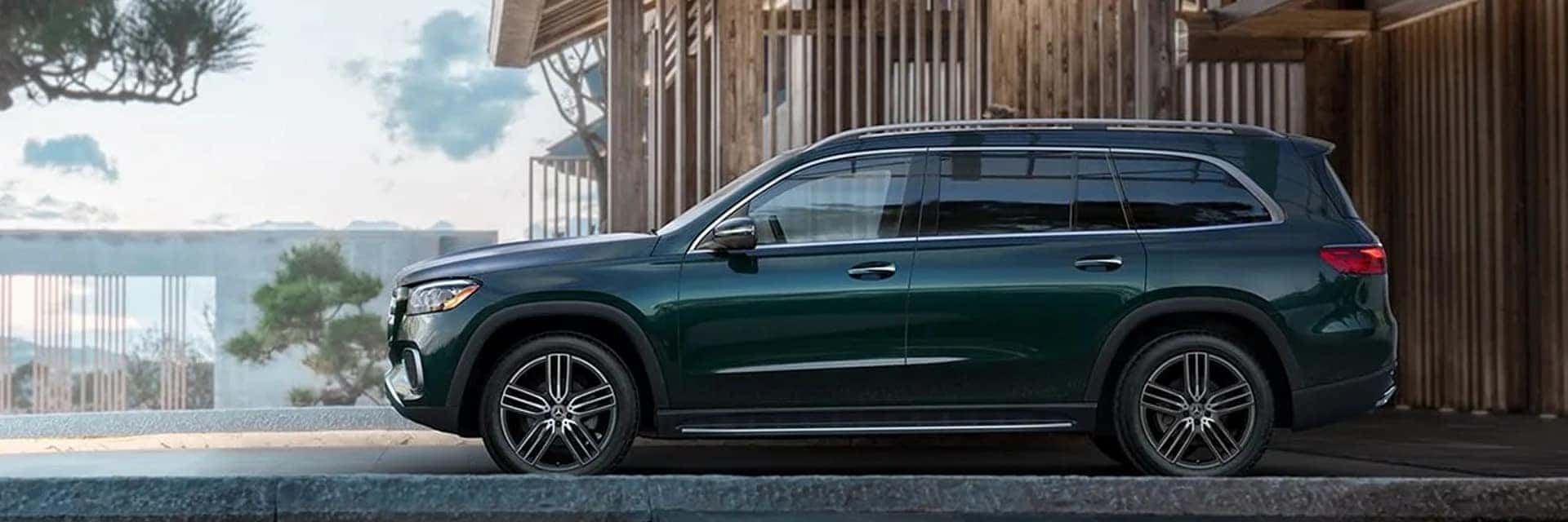 2025 mercedes-benz gls parked outside house