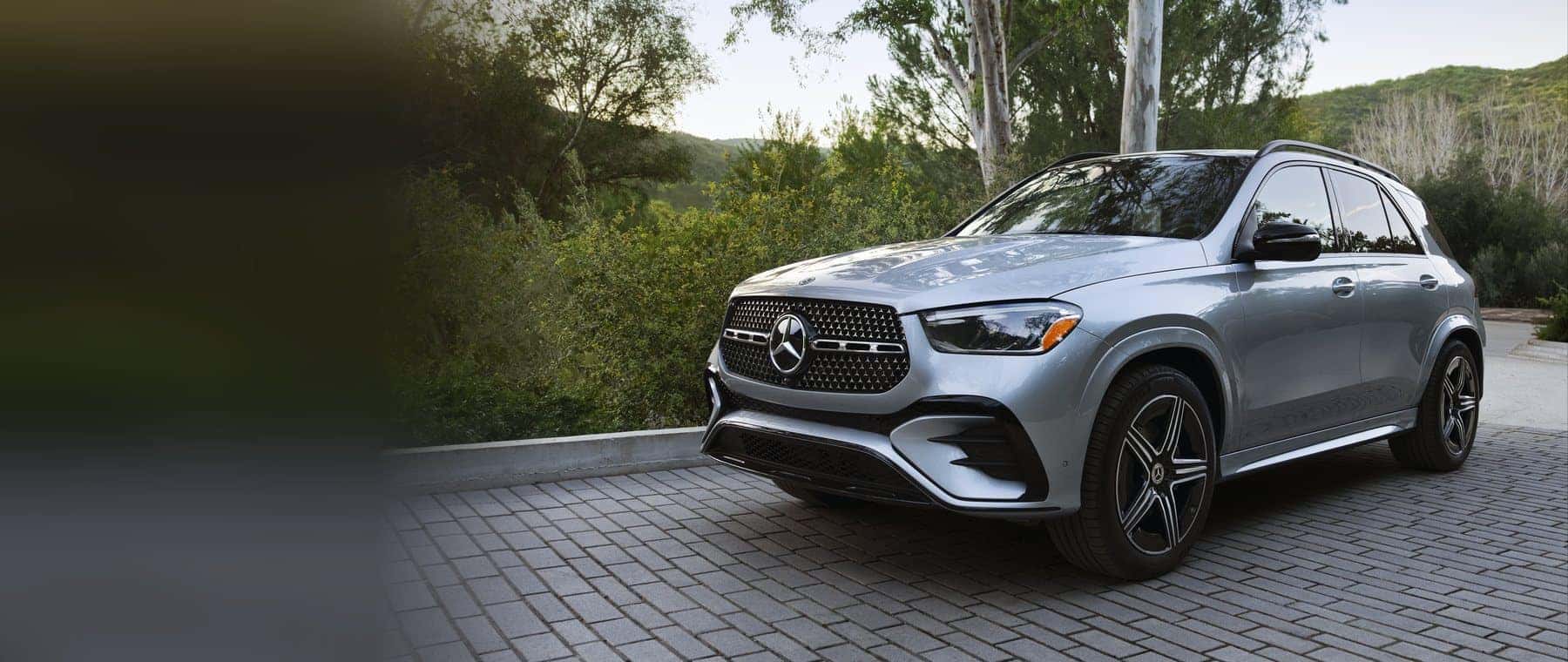 2026 GLE SUV, front three-quarter view (MB portal photo). Optional equipment shown.