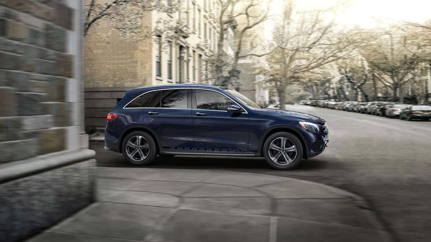 2019 Mercedes-Benz GLC driving around curve