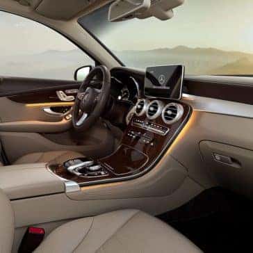 2019 Mercedes-Benz GLC front interior