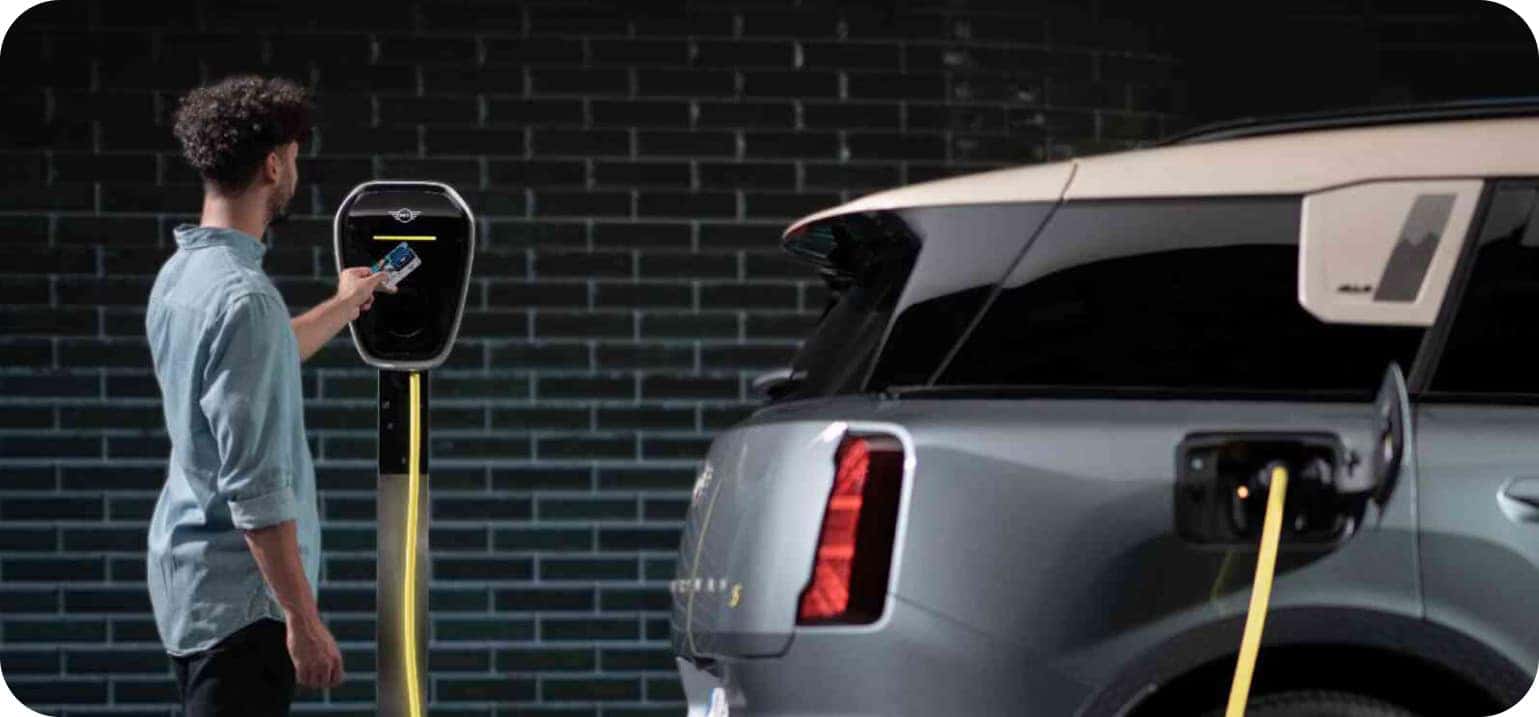 2027 MINI Countryman SE ALL4 charging