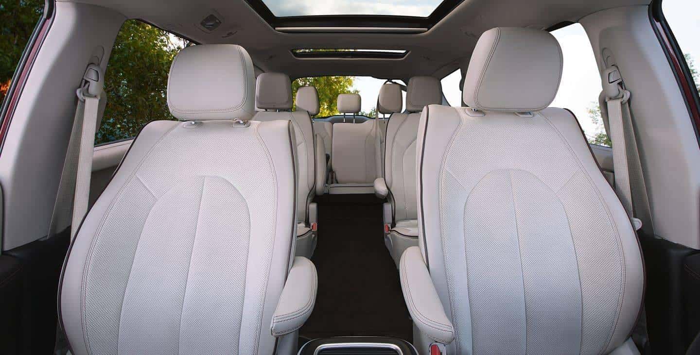 2017-chrysler-pacifica-gallery-interior-seats