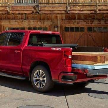 2019-Chevrolet-Silverado-with-Wood-in-Back