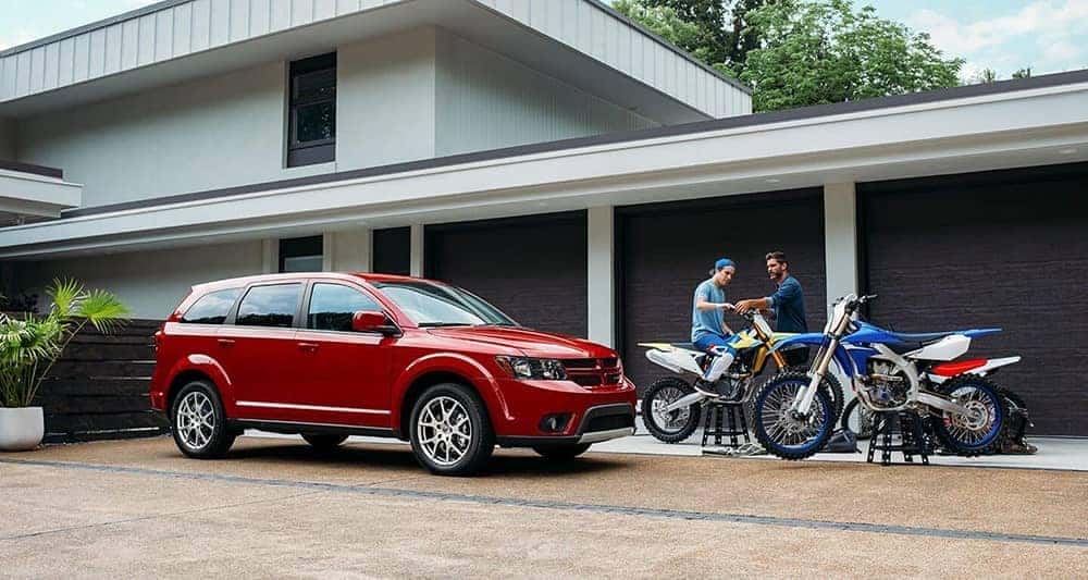2019-Dodge-Journey-In-Driveway
