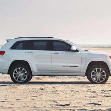 2020 Jeep Grand Cherokee Side View