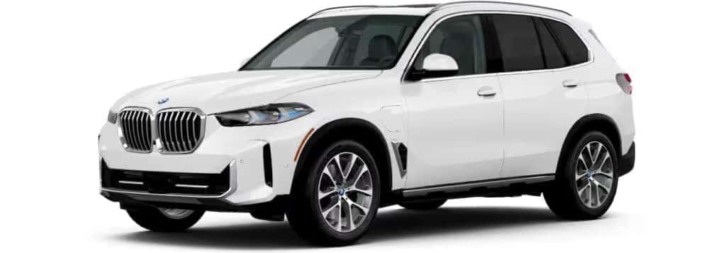2025 BMW X5 plug-in hybrid in Alpine White displayed from front three-quarter angle