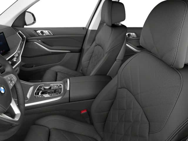 the front interior of a 2025 bmw x7