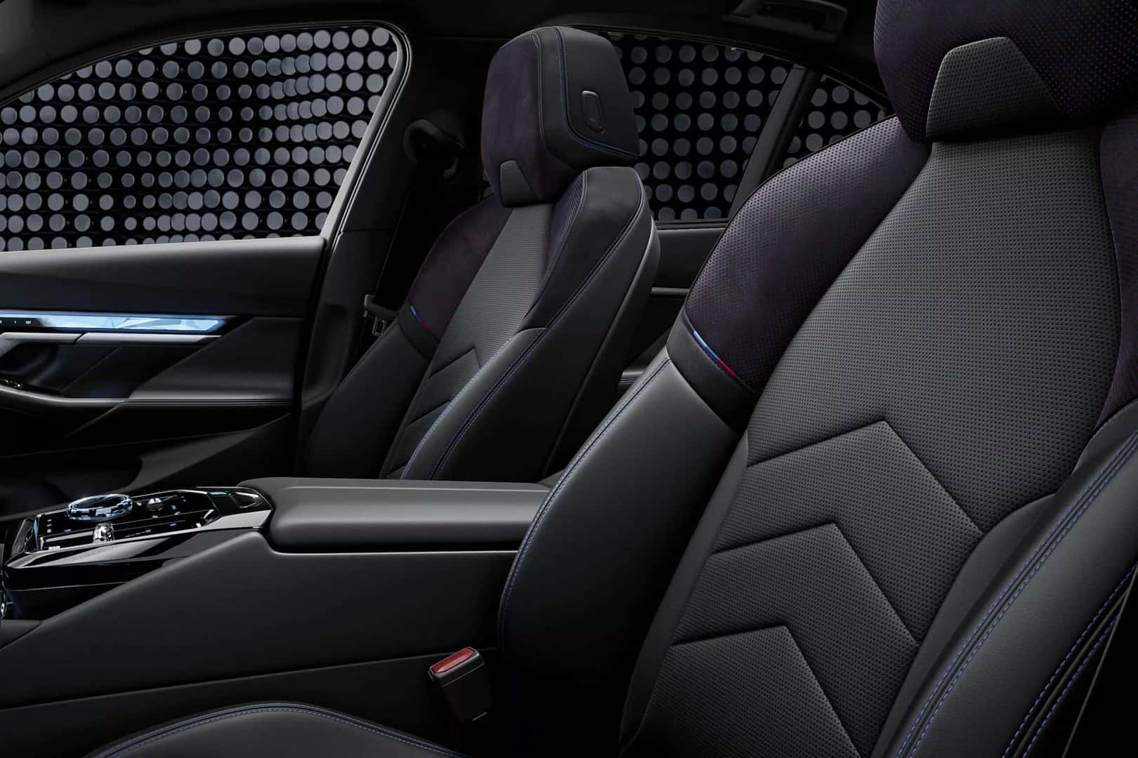 2027 BMW i5 interior comfort and cargo