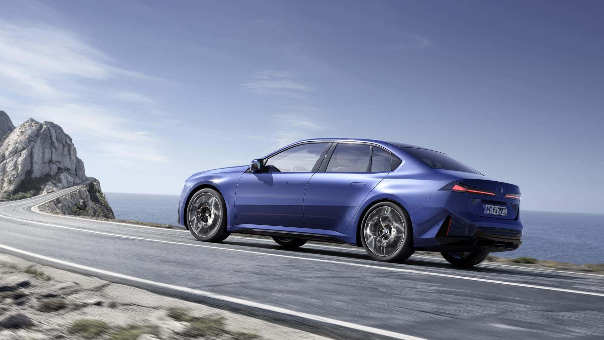 2027 BMW i3 who it is for versus the prior year