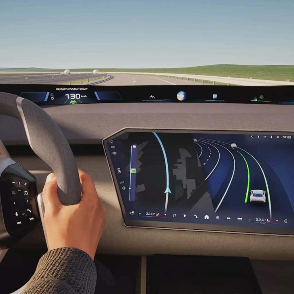 2027 BMW 7 Series BMW Panoramic iDrive