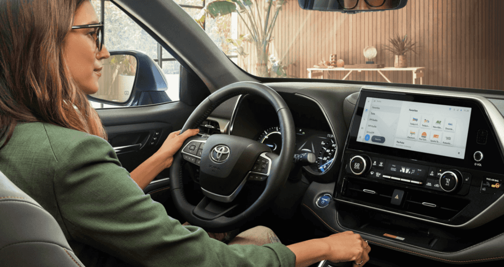 2023 Toyota Highlander Interior