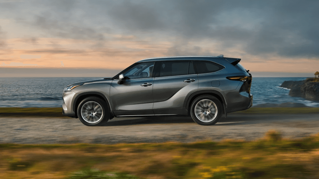 The 2025 Toyota Highlander Hybrid | Toyota Chula Vista