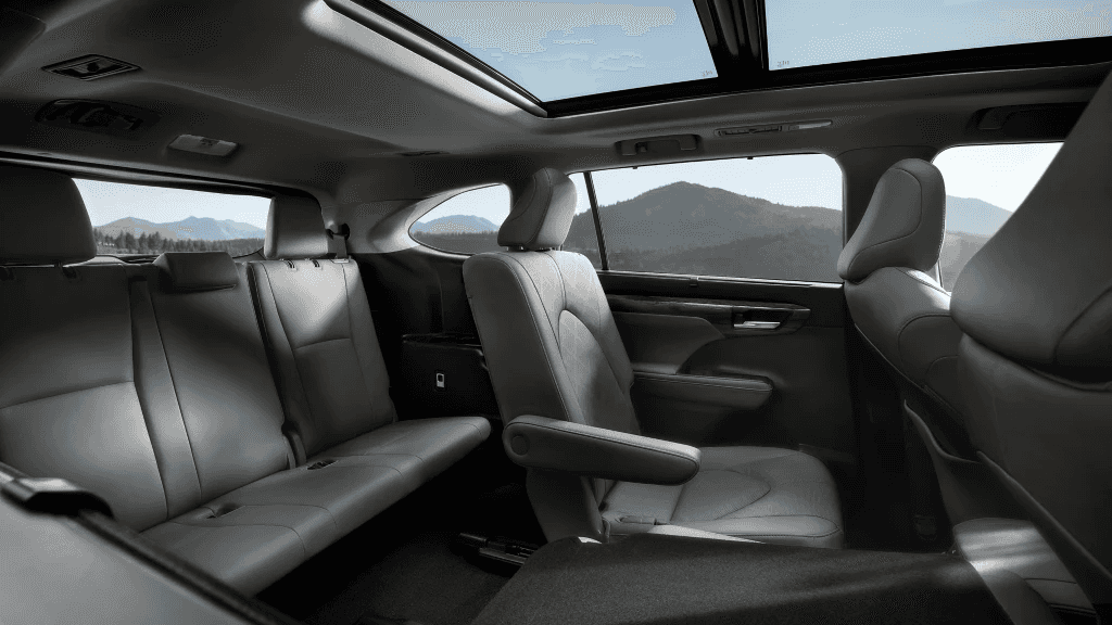 2025 Toyota Highlander Interior